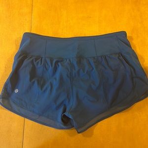 Lululemon “mind over miles” short 3.5” size 8